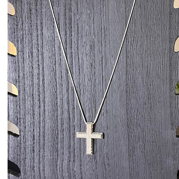 925 Sterling Silver Cross Pendant Necklace 16” Rhinestones Italy Thailand Marked - Picture 3 of 10
